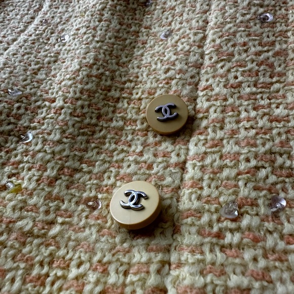 CHANEL Yellow Miniskirt - Picture 2 of 6